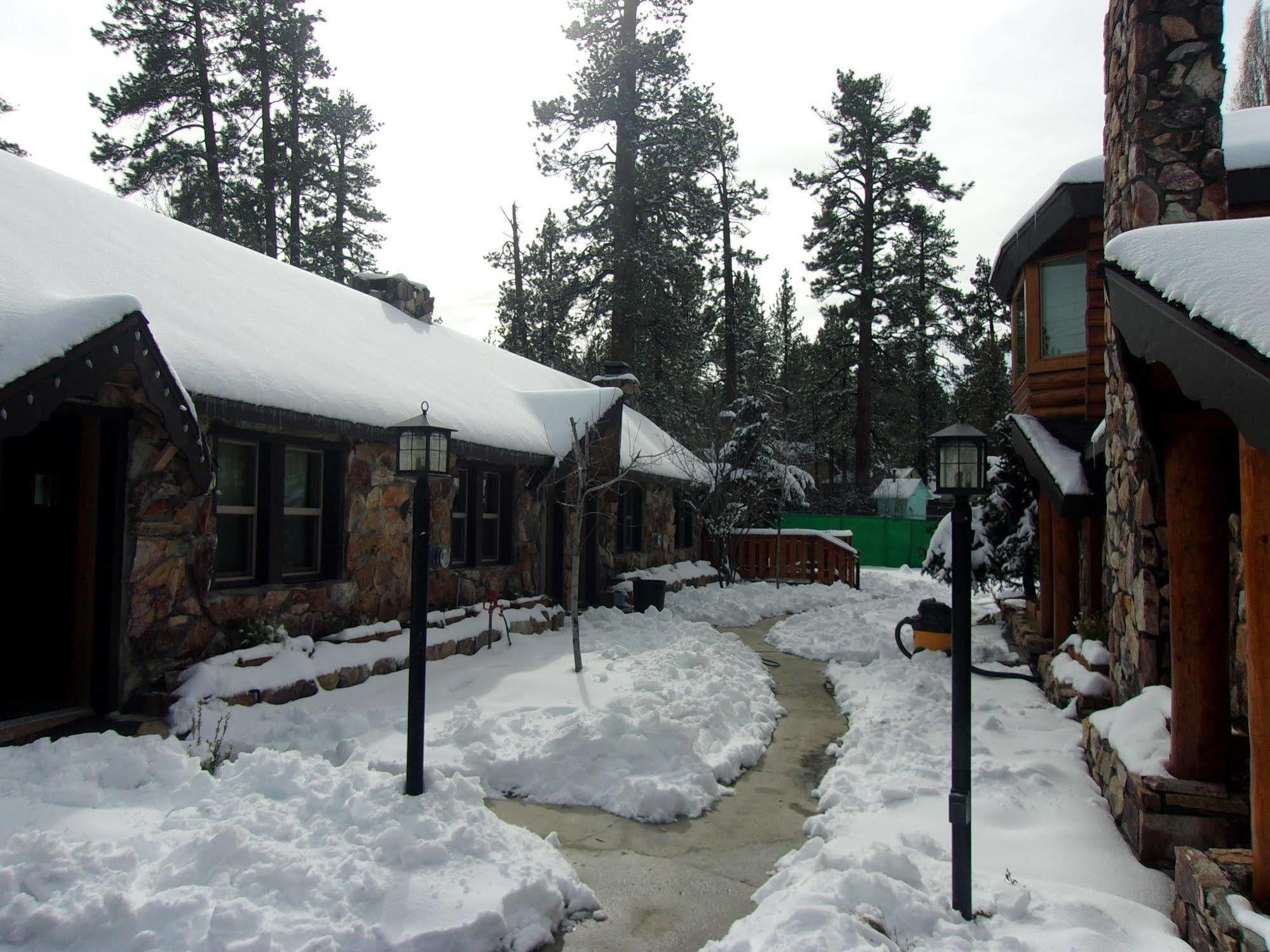 ביג בר לייק Embers Lodge & Cabins מראה חיצוני תמונה