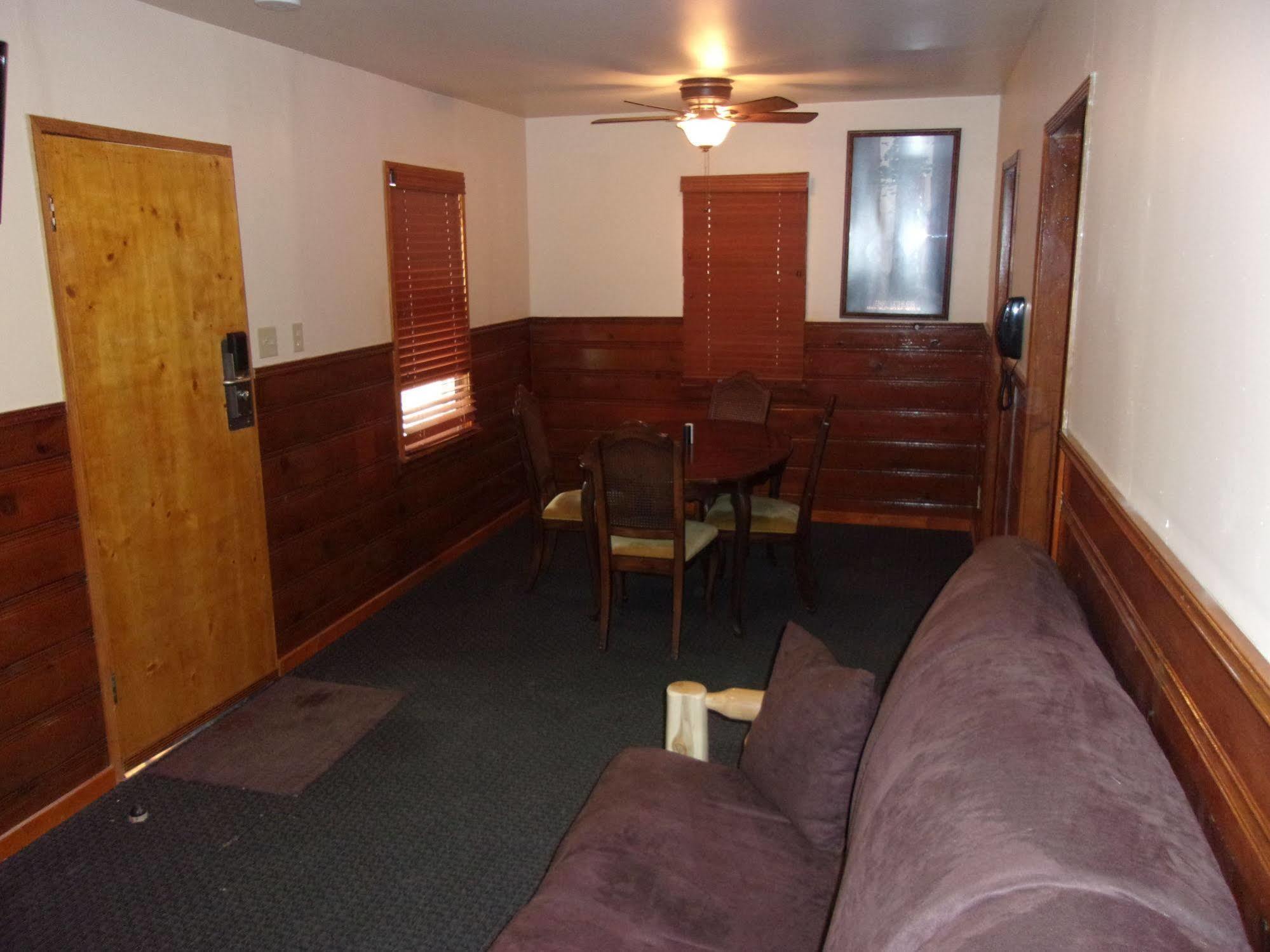 ביג בר לייק Embers Lodge & Cabins מראה חיצוני תמונה