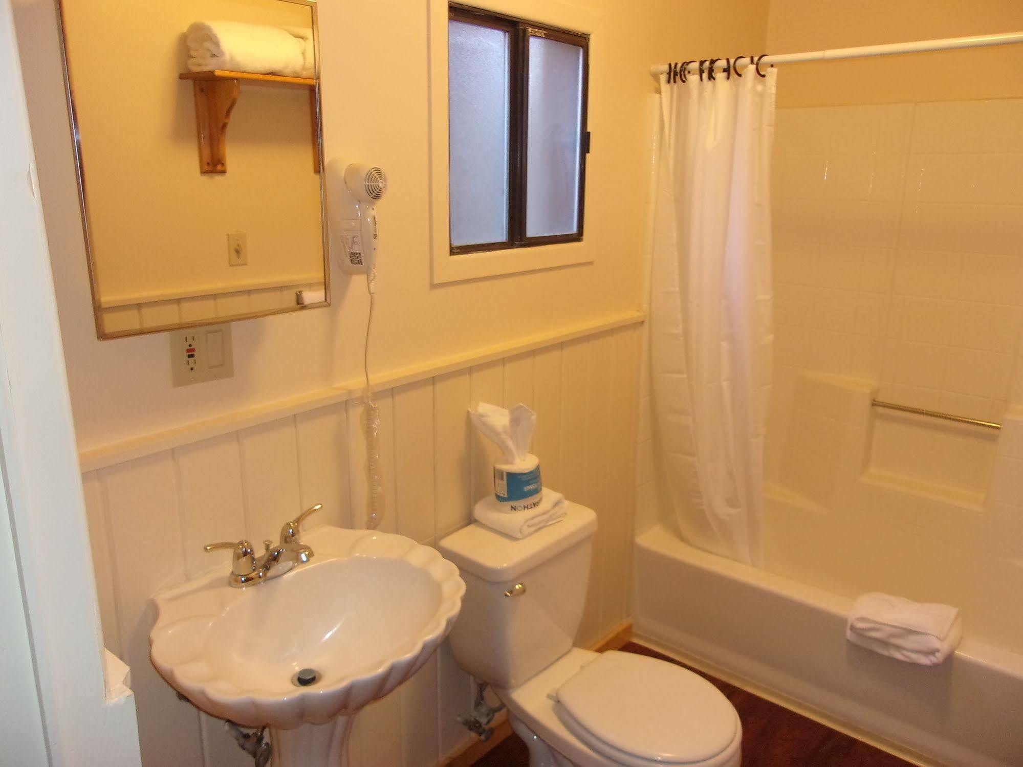 ביג בר לייק Embers Lodge & Cabins מראה חיצוני תמונה