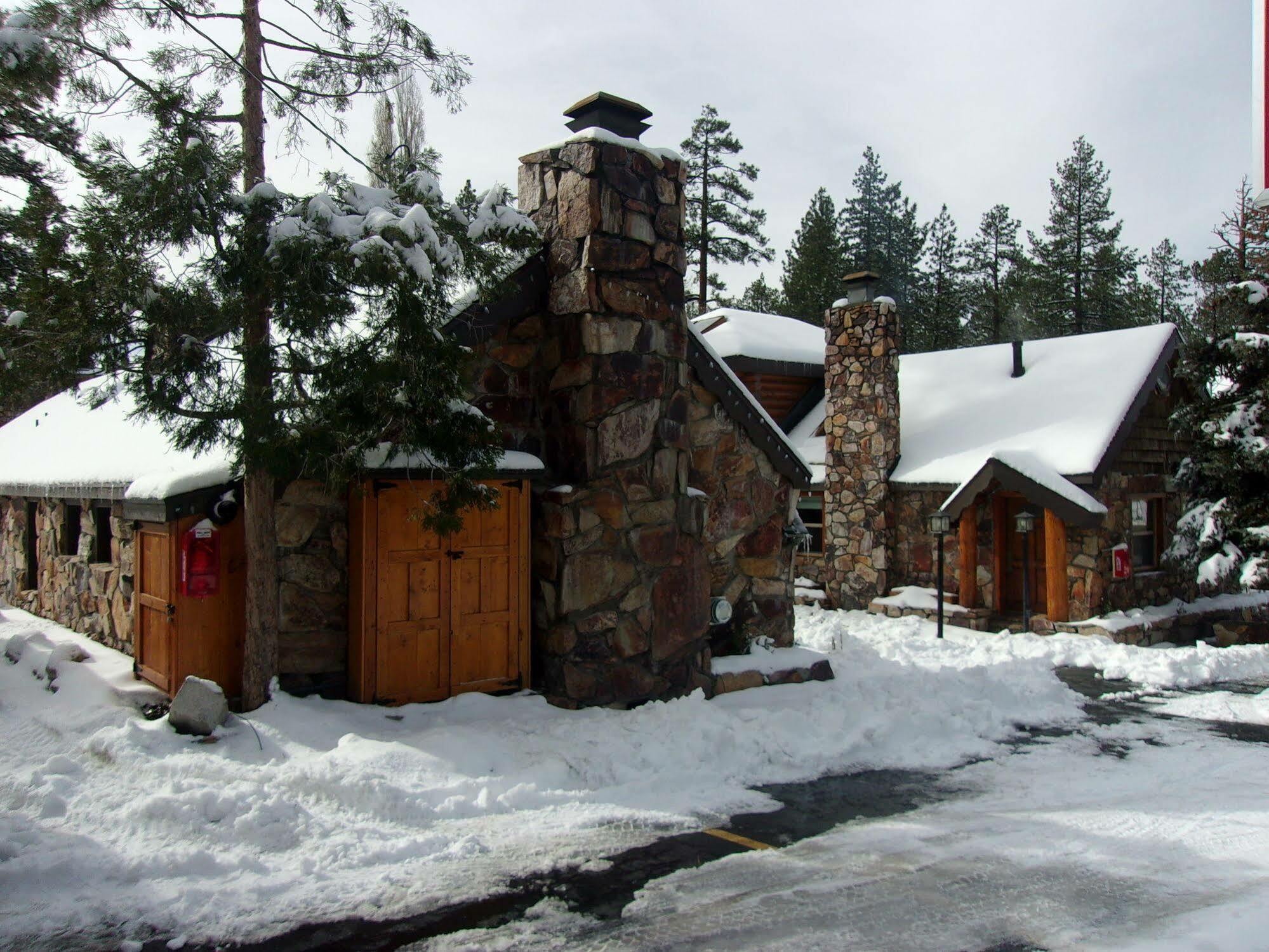 ביג בר לייק Embers Lodge & Cabins מראה חיצוני תמונה
