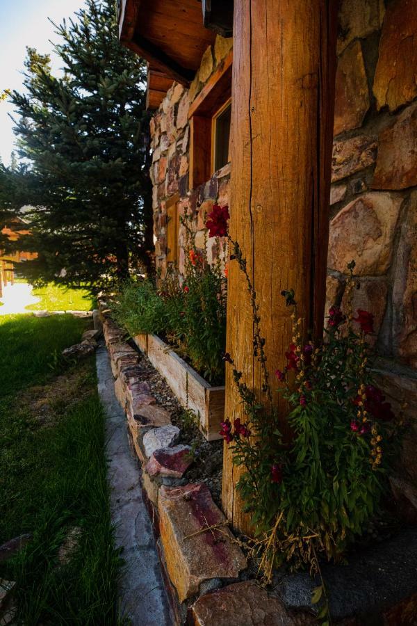 ביג בר לייק Embers Lodge & Cabins מראה חיצוני תמונה