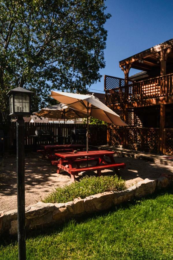 ביג בר לייק Embers Lodge & Cabins מראה חיצוני תמונה